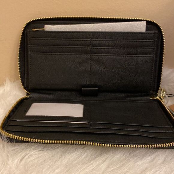 NWT Steve Madden Bzip-lo Signature Logo Zip Around
Wristlet Wallet - Black - Picture 6 of 9